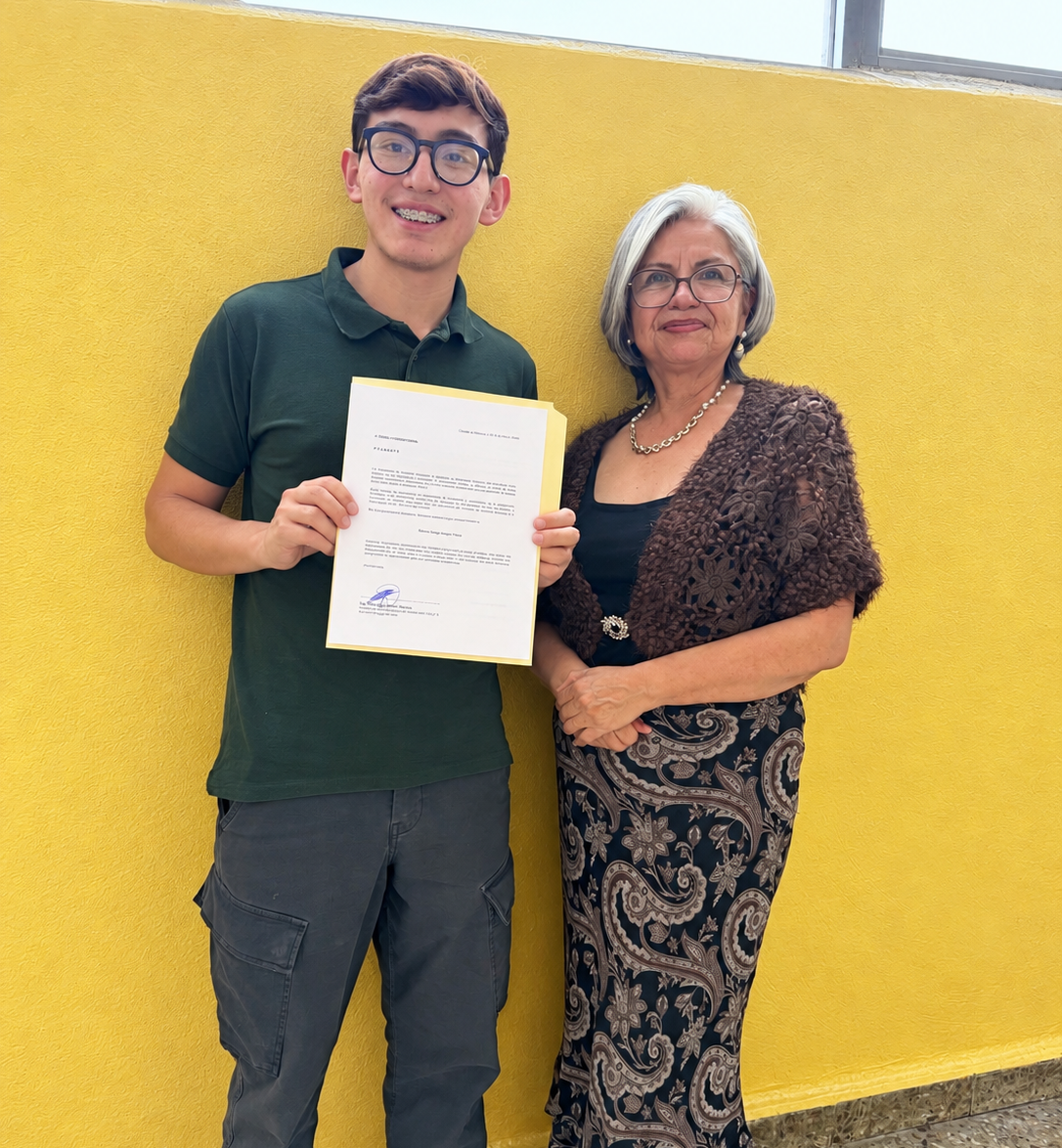 Reconocimiento de la Academia de Química del CECyT 9 a Emilio Calep por recursos digitales y material didáctico